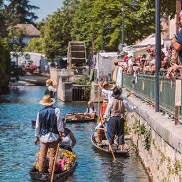 Le Marché Flottant - EN