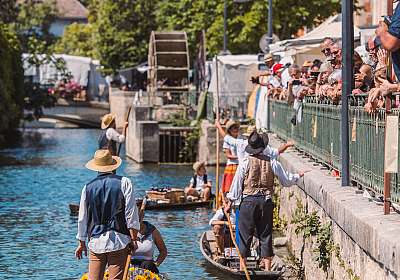 Le Marché Flottant - EN
