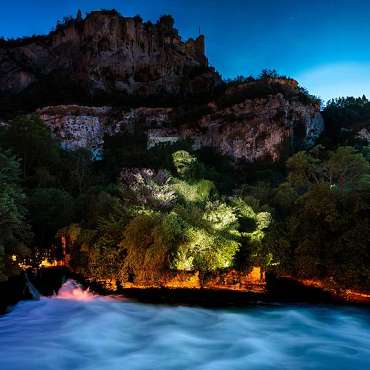 Nuits magiques - Fontaine-de-Vaucluse, source de légendes - EN