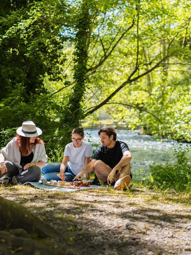 Où profiter de la fraîcheur au bord de la Sorgue ? Nos plus beaux spots !  - EN