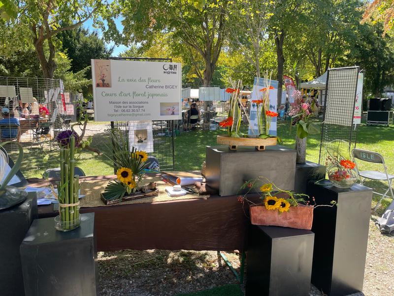 Outdoor presentation of Japanese floral creations made as part of Catherine Bigey