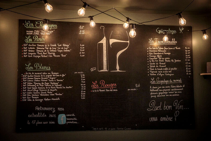 The menu of the 17 Place aux Vins in L