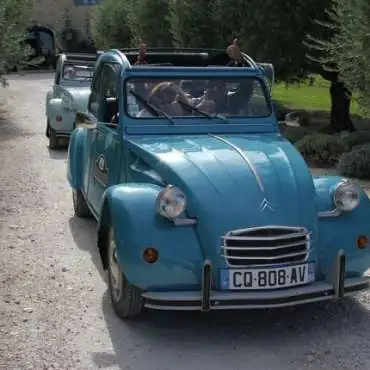 2CV en Provence Mythical car rental