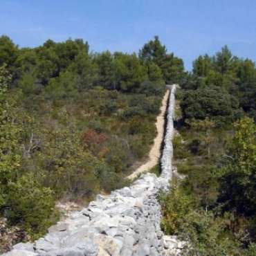 Fontaine de Vaucluse - The Plague Wall by Terra Rando