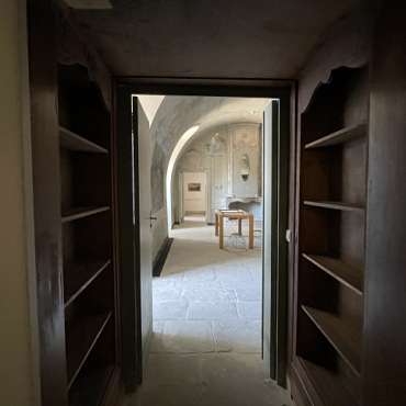 Five mysteries at the Château de Sade Saumane